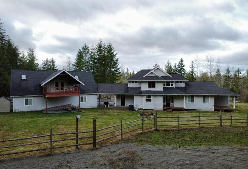 Отель Nisqually Highland Ranch! 35 Mi To Mt Rainier