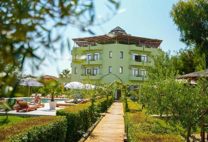 هتل Paradise Laguna Vain