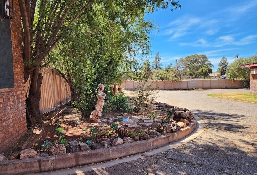 ホテル Postmasburg Inn