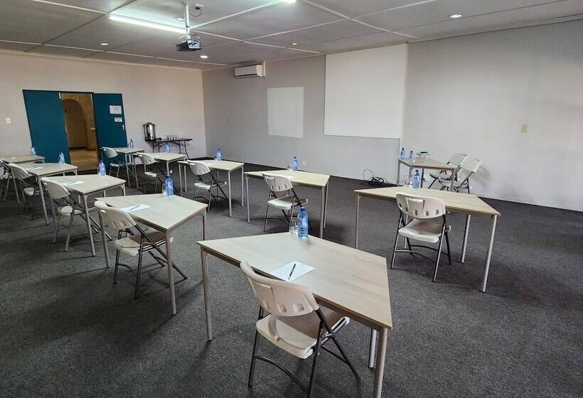 ホテル Postmasburg Inn