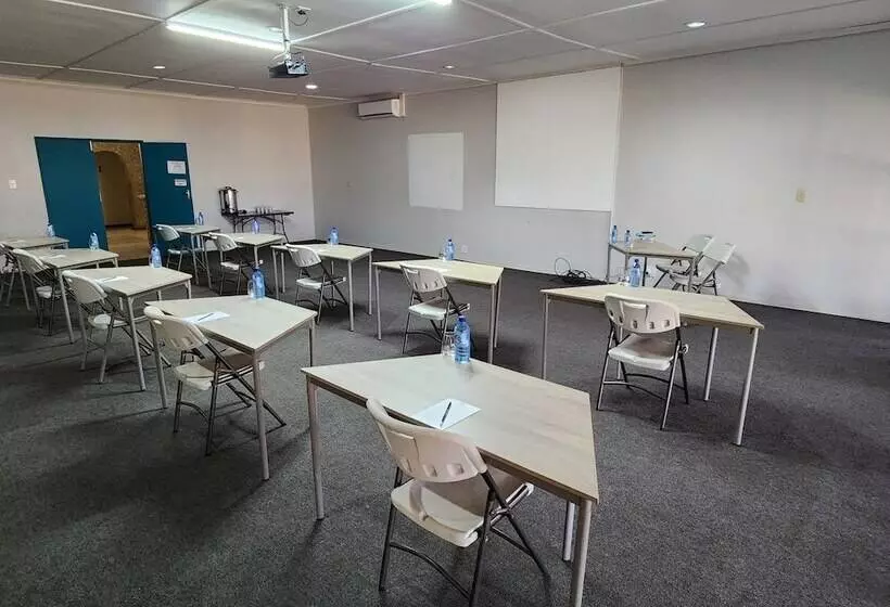 ホテル Postmasburg Inn