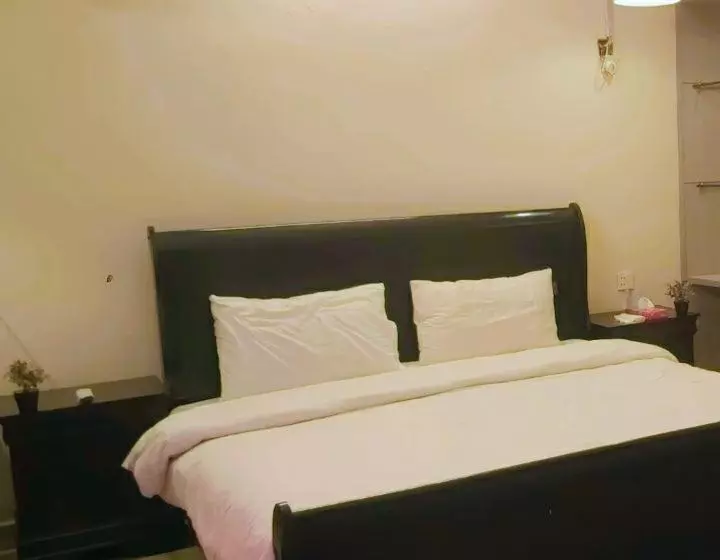 هتل The Elet Business