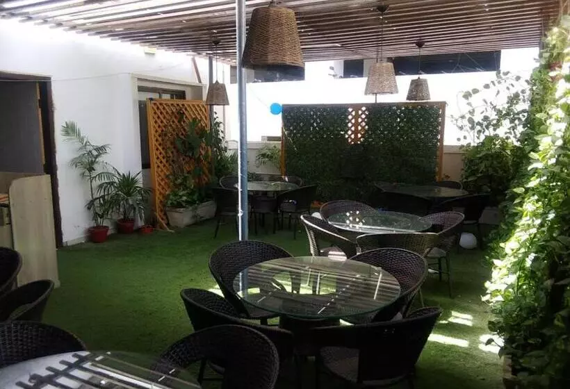 هتل The Elet Business