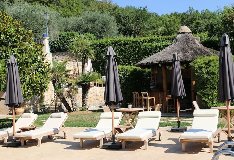 Loup Castel Boutique Hotel B&b