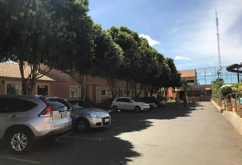 Diroma Fiori Com 1 Suíte E Banheiro Social Extra