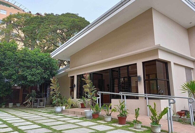 הוסטל Claytown Pension House