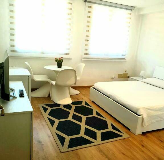 פנסיון Central City Rooms Garage Incluso