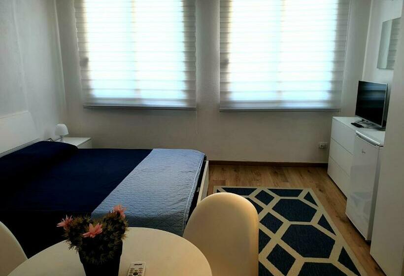 פנסיון Central City Rooms Garage Incluso