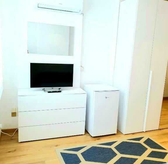 פנסיון Central City Rooms Garage Incluso