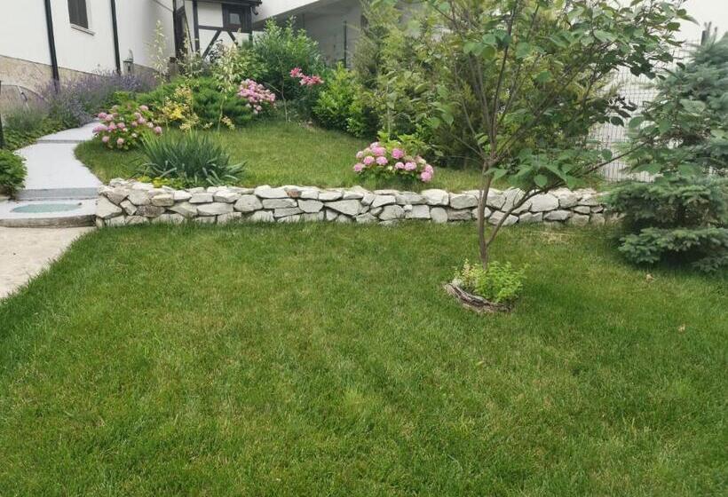 פנסיון Villa Unique