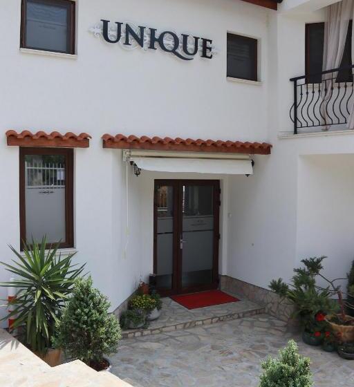 פנסיון Villa Unique