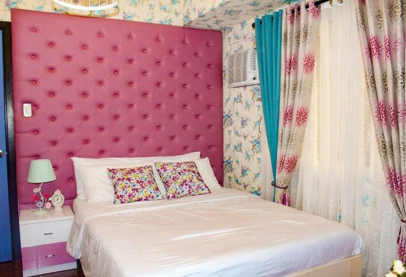 The Hive Condotels Flora