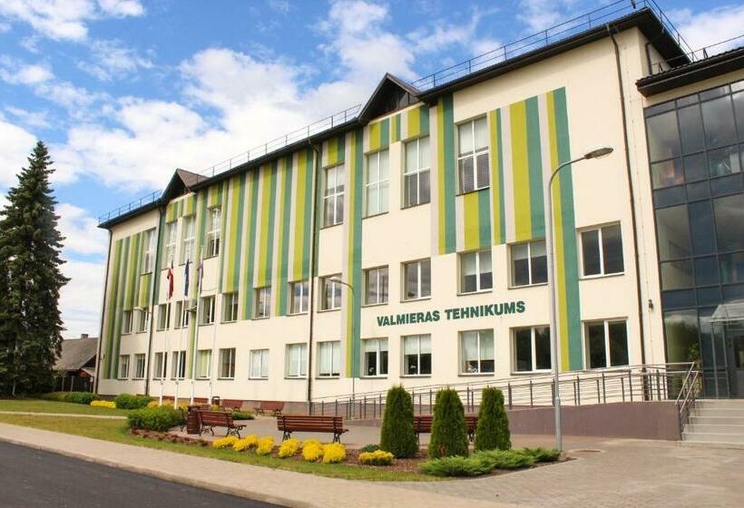 هاستل Valmieras Tehnikuma Dienesta Viesnīca