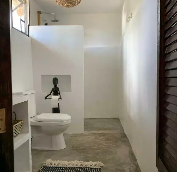 Hotelli Three Little Birds Resort