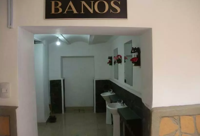 پانسیون Los Faroles Hostal