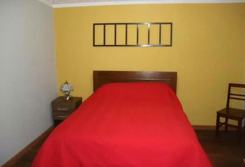 پانسیون Los Faroles Hostal