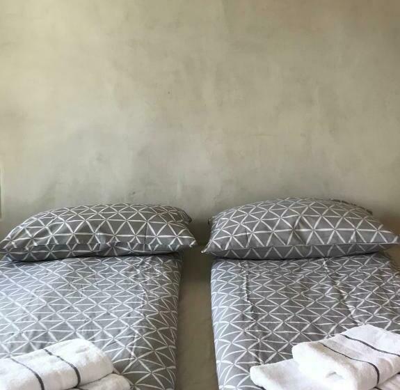 پانسیون The Little Room