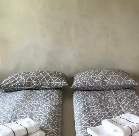 پانسیون The Little Room