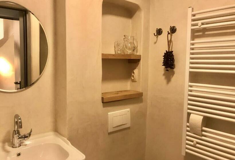 پانسیون The Little Room