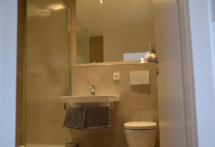 ペンション Weingut Erbes Henn