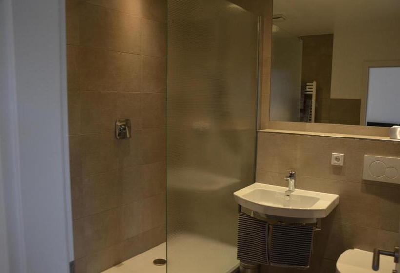 ペンション Weingut Erbes Henn