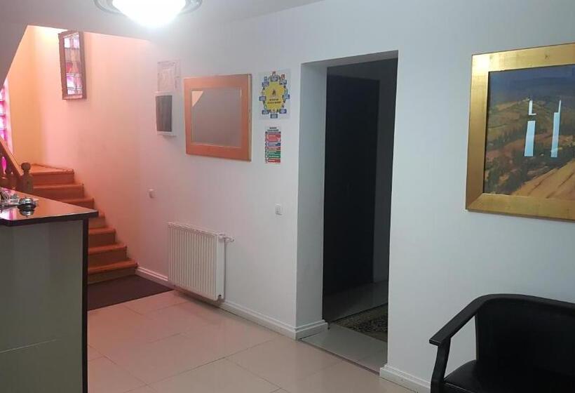 تختخواب و صبحانه Casa David