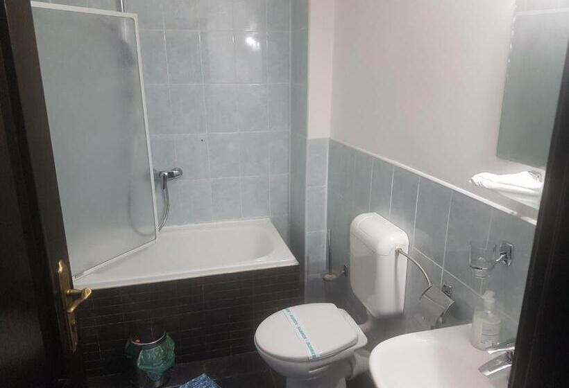 تختخواب و صبحانه Casa David