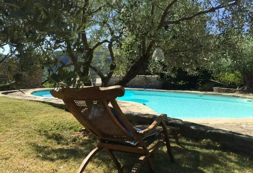 Aamiaismajoitus (B&B) Chambre D Hôtes Les Cerisiers