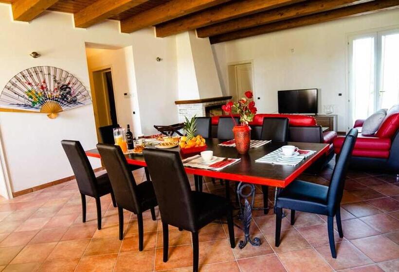 تختخواب و صبحانه Villaincanto