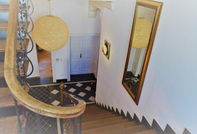 Hotelli Stadtvilla Laux