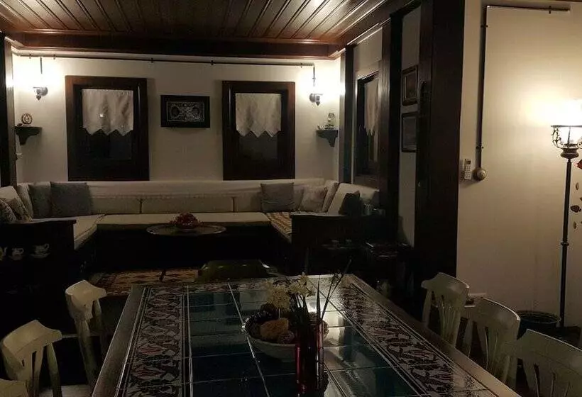 پانسیون Mandarin Guesthouse   Adult Only