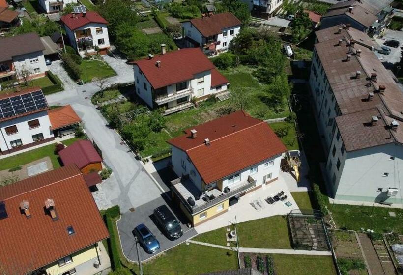 پانسیون Apartment And Room Anica