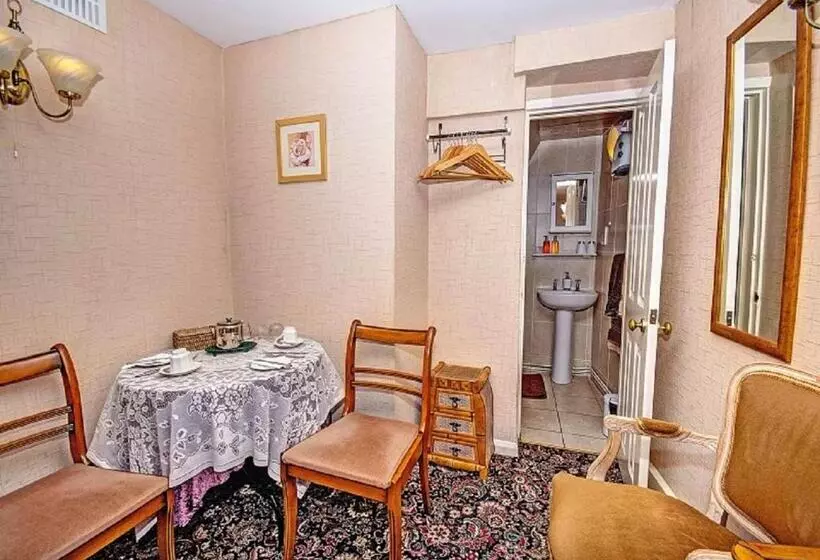 ペンション Number One Guesthouse