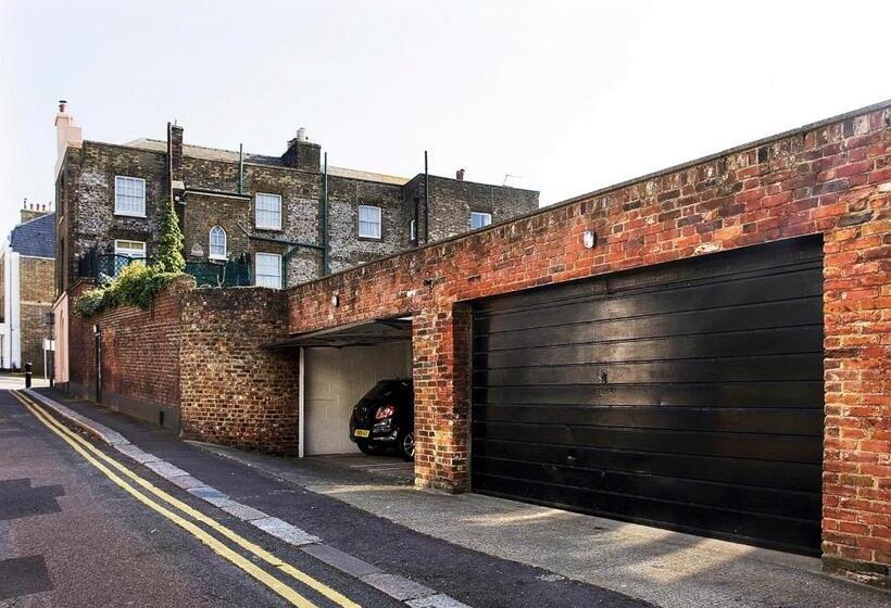 بنسيون Number One Guesthouse