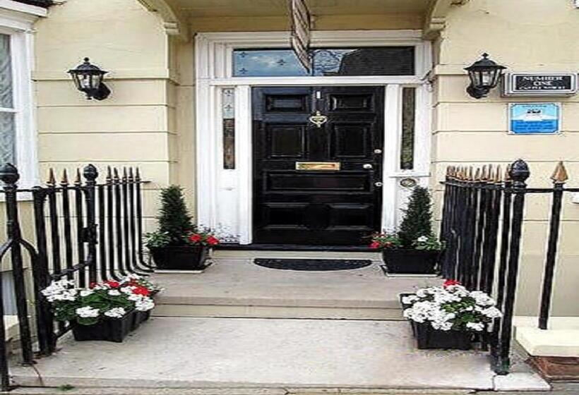 بنسيون Number One Guesthouse