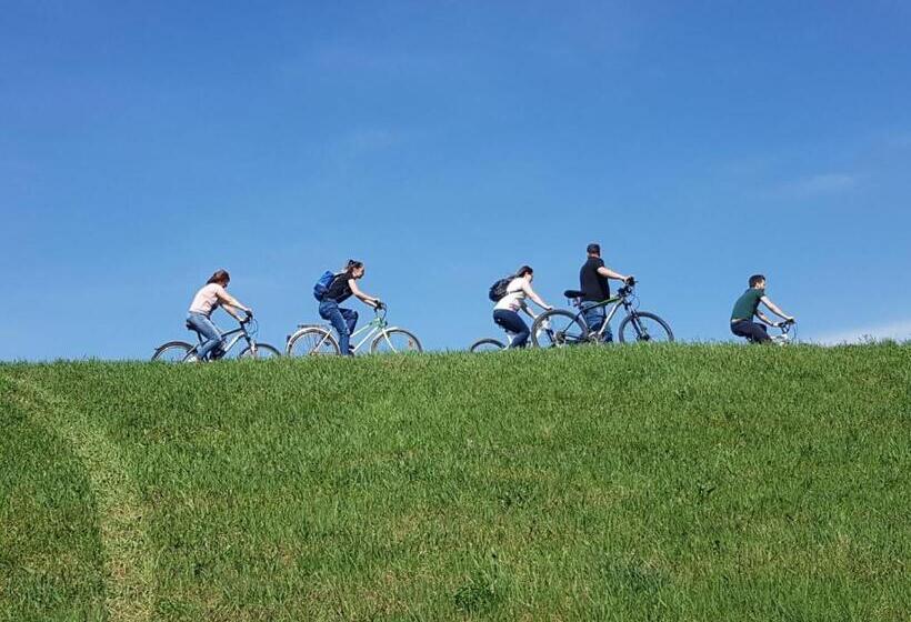 تختخواب و صبحانه Casa Irinella