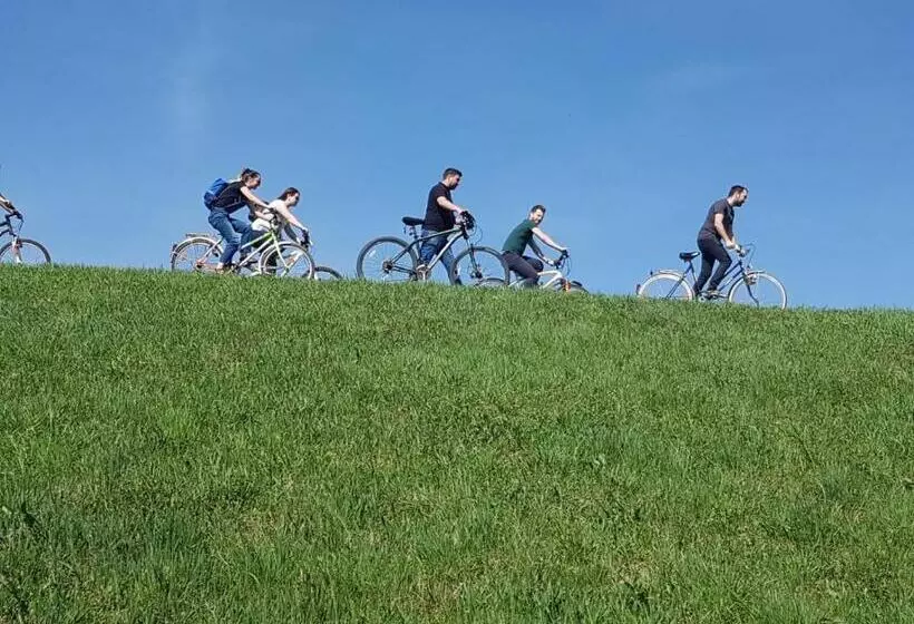 تختخواب و صبحانه Casa Irinella