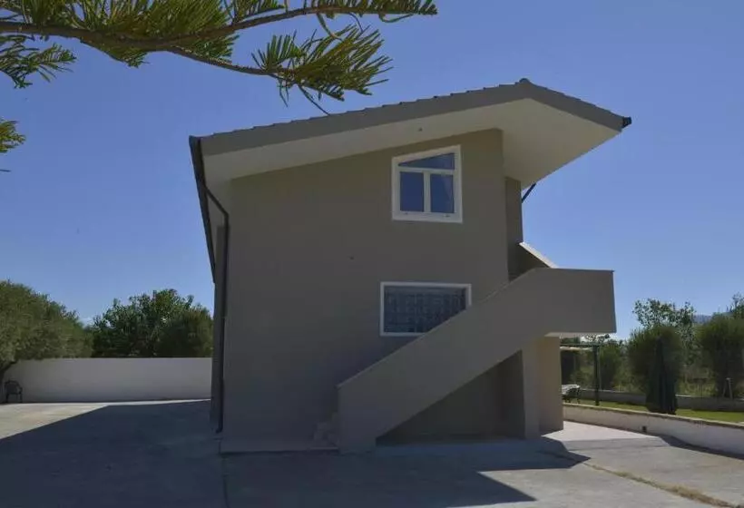 تختخواب و صبحانه Villa Theresa
