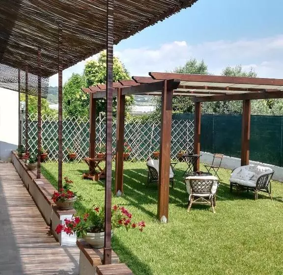 تختخواب و صبحانه Villa Theresa