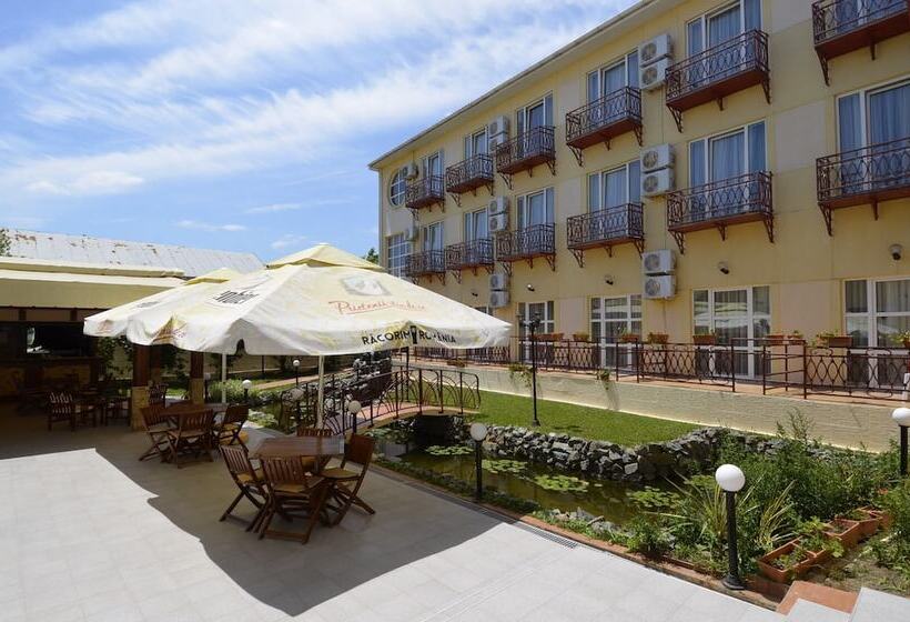 בית מלון כפרי Intim