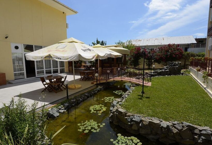 בית מלון כפרי Intim