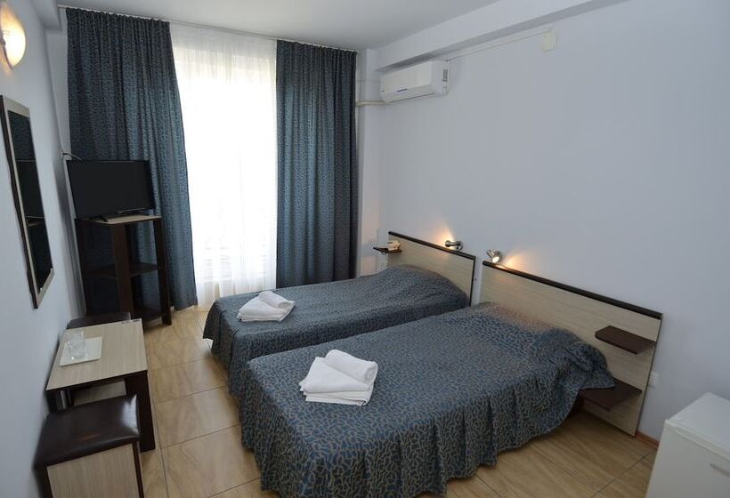 בית מלון כפרי Intim