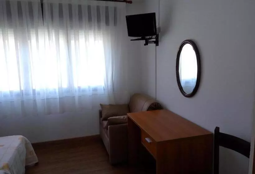 پانسیون Hostal Carabela