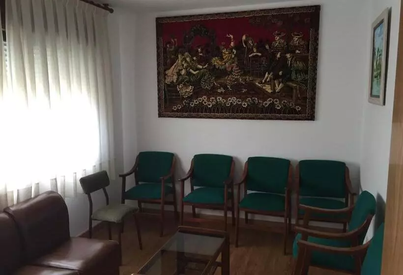 پانسیون Hostal Carabela