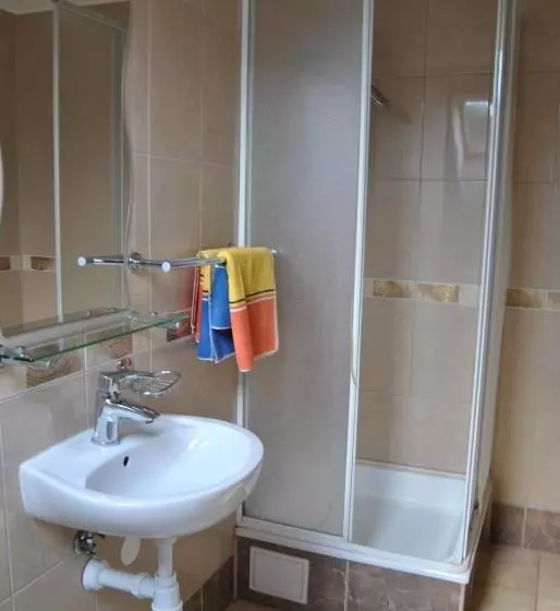 ペンション Penzión Kotva Prístav