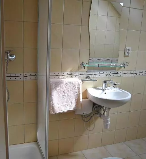 ペンション Penzión Kotva Prístav