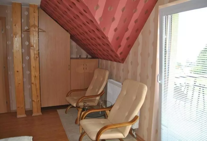 ペンション Penzión Kotva Prístav