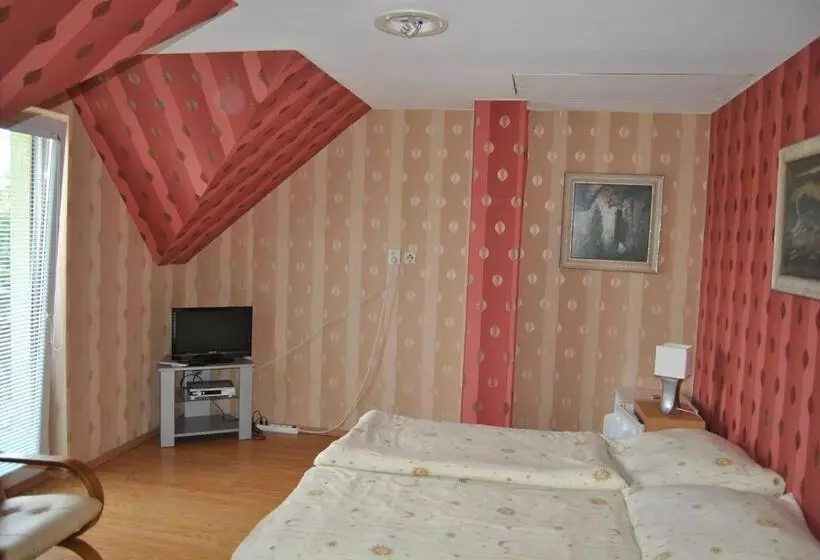 ペンション Penzión Kotva Prístav