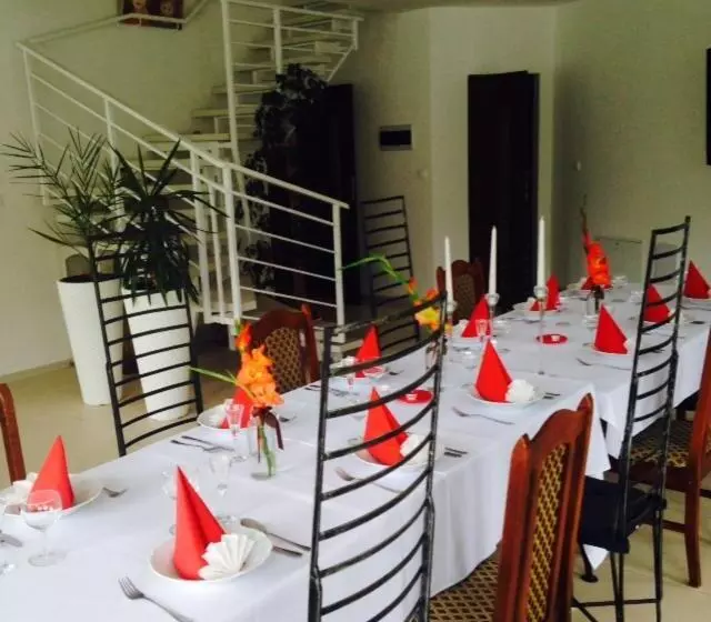 ペンション Penzión Kotva Prístav