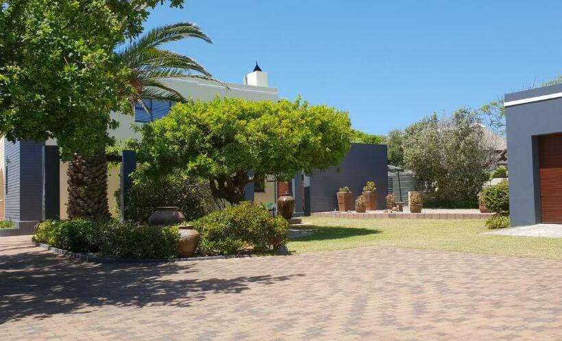 פנסיון Smuts Ave. Guest Rooms